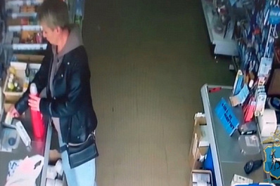  Тольяттинские полицейские ведут розыск подозреваемой в краже денег с карты