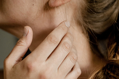 Российский косметолог рассказал, как избавиться от "колец Венеры"