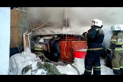 В центре Самары загорелись сараи на площади 50 кв. м