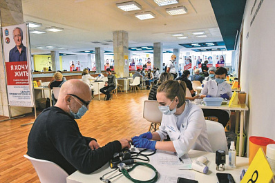 Армен Бенян: "Без прививок больных COVID-19 было бы в десять раз больше"