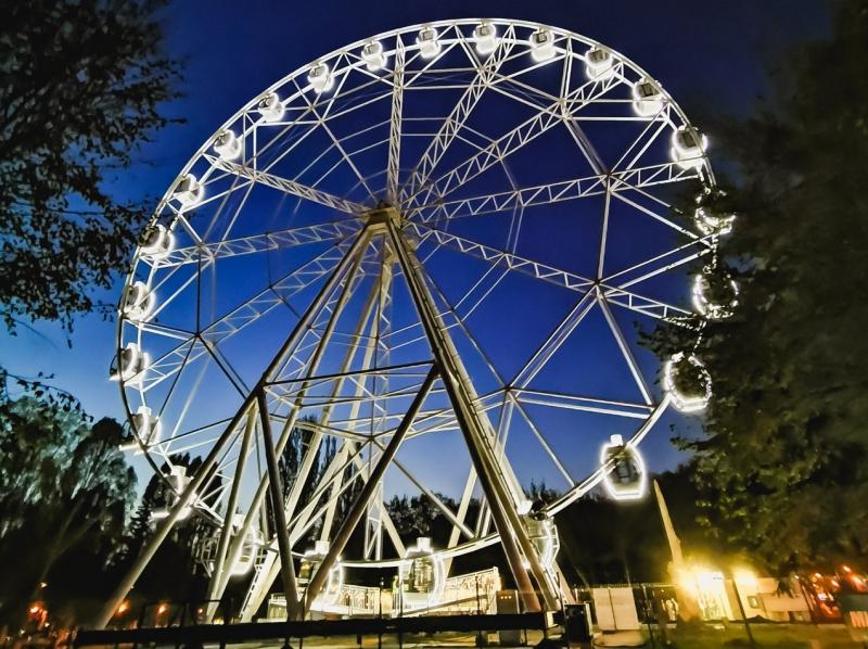 В Самаре вновь заработало 55-метровое колесо обозрения в парке Гагарина