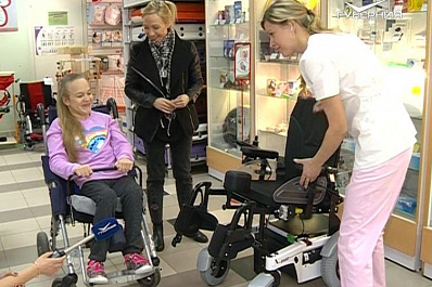 Семья из Самары с ребенком, больным ДЦП, получила современную инвалидную коляску