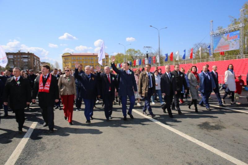 Первомайское шествие проходит на главной площади Самары