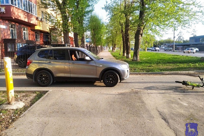 В Самаре водитель мопеда наехал на 70-летнего пешехода