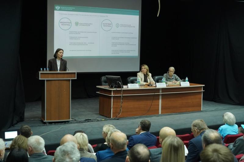 Общественные эксперты одобрили проект областного бюджета на ближайшую трехлетку