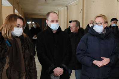 Глава Самары оценила процесс реставрации Дворца творчества на площади Кирова