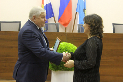 Многодетная семья из Приволжского района получила сертификат на покупку собственного жилья 