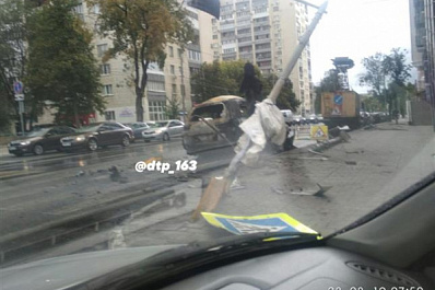 В центре Самары дотла сгорела иномарка