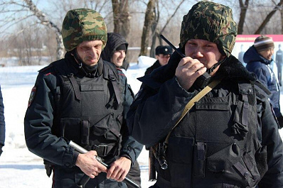 Молодые грабители вышли на улицы Самары с пневматикой и металлической палкой