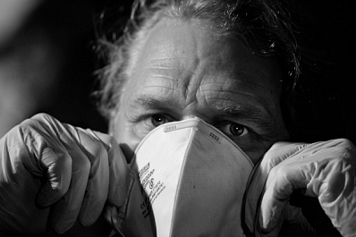 13 декабря в Самарской области зафиксировали менее 700 случаев заболевания коронавирусом