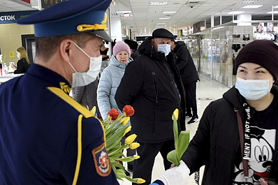 Спецназ провел 8 Марта в Самарской области акцию "Вам, любимые" 