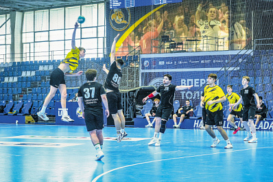 Девушки взяли золото: в Тольятти проходит второй подряд финал первенства страны по гандболу