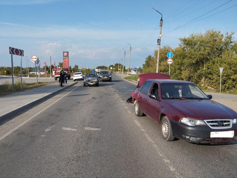 8 сентября в Самарской области в ДТП c двумя легковушками пострадал человек