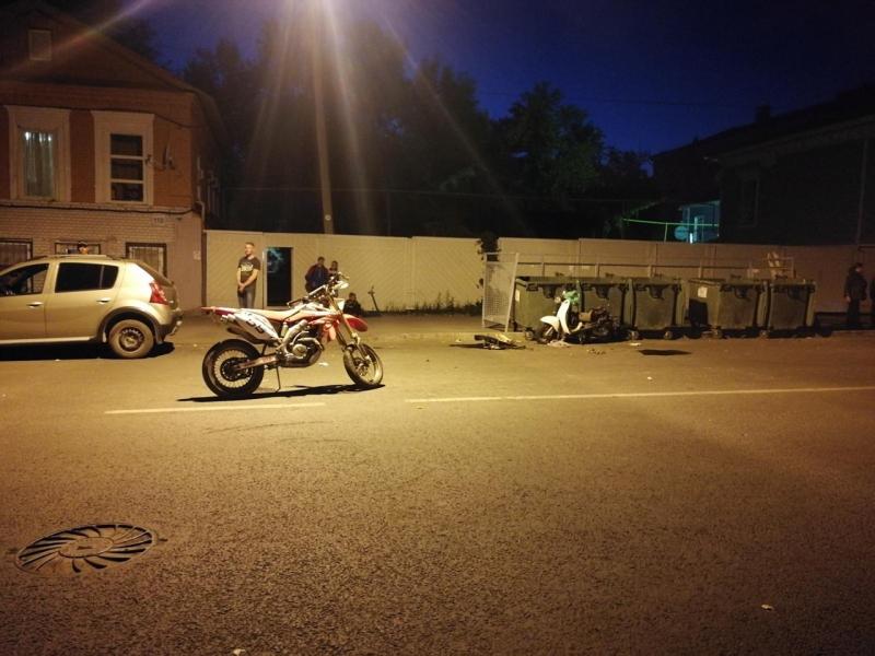 В центре Самары байкер-пенсионер снес парня на спортивном мотоцикле
