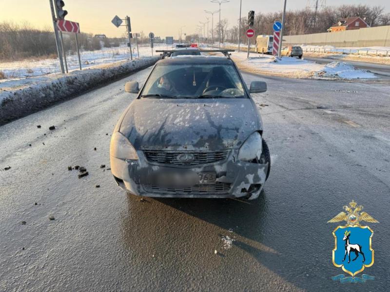 В Тольятти "Приора" протаранила фуру