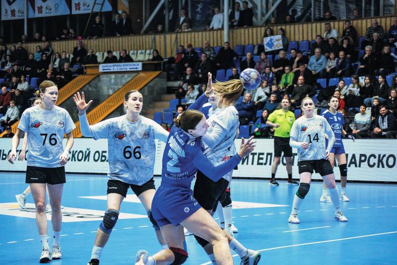Два шага до трофея: гандбольная "Лада" вышла в полуфинал Кубка России