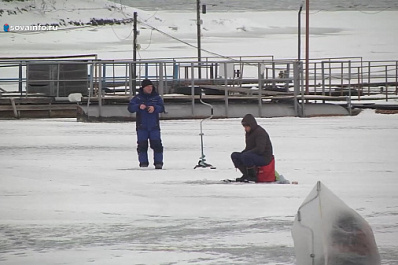 Спасатели назвали правила безопасной зимней рыбалки