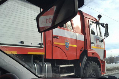 В Кинельском районе столкнулись вахтовый автобус и две легковушки, есть пострадавшие