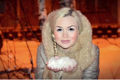 В Новосибирске Снегурочка ищет Деда Мороза для бесплатного поздравления детей 