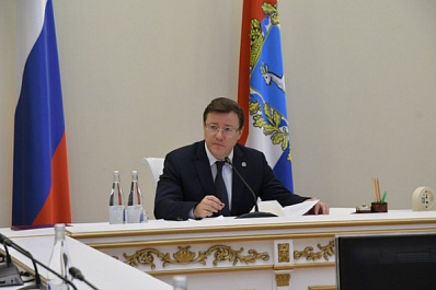 Губернатор поручил правительству усилить контроль за санитарным режимом в свиноводческих хозяйствах региона