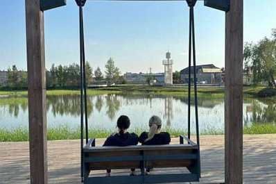 В Кинеле восстанавливают целостность конструкций в парке на озере Крымское 