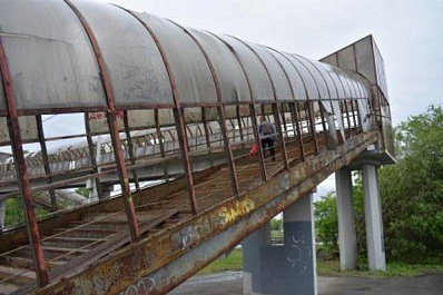 Пешеходный мост в Жигулевске ждет обновление 