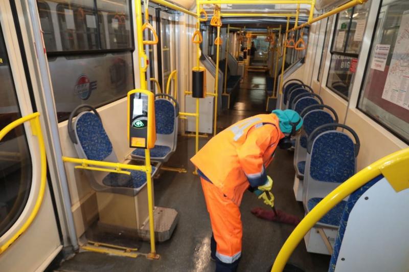 Глава Самары проверила, как проходит дезинфекция в общественном транспорте