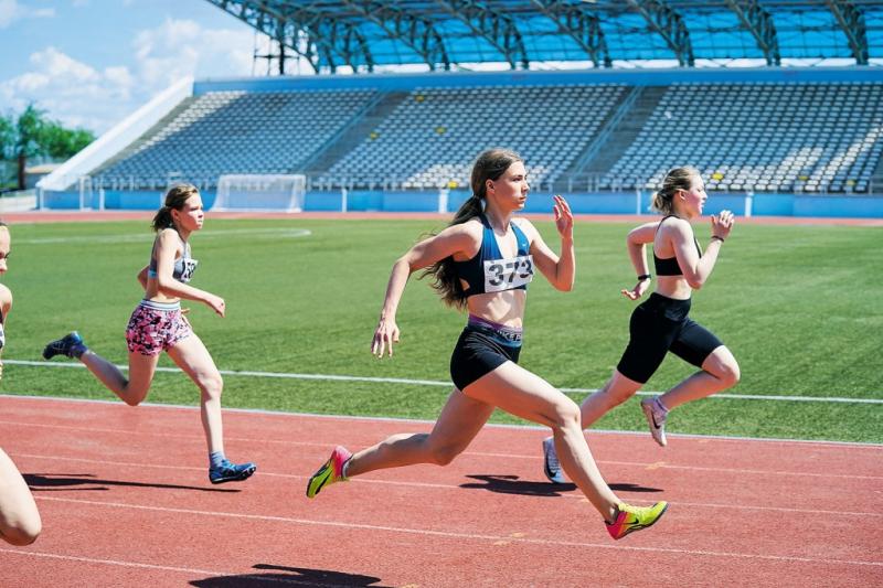 В Новокуйбышевске прошло первенство региона по легкой атлетике среди юниоров и юниорок