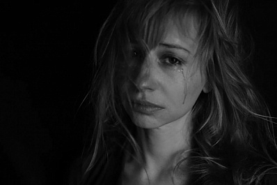 Под Новосибирском девочка-подросток родила ребёнка и спрятала его в морозилке