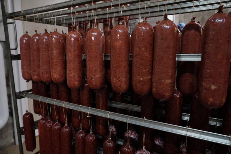 "Дозировка важна везде": разбираемся, что не так с колбасой и можно ли ее есть