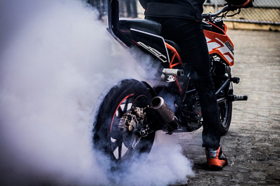 В Самаре байкеры устроили заезд по пешеходной улице Ленинградской