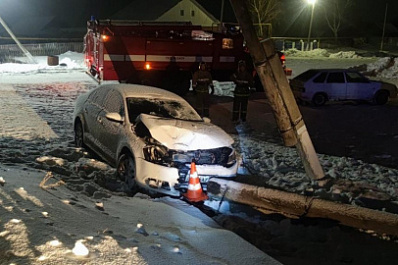 В Самарской области водитель иномарки снес столб