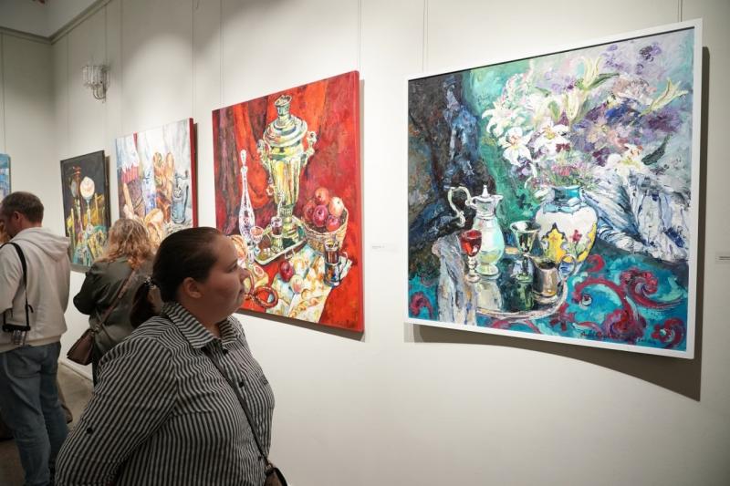 В Самаре открылась выставка Виктора Панидова и Анны Сливковой "Отец и дочь"