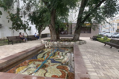 В Самаре в сквере "Три вяза" обновили фонтан и территорию