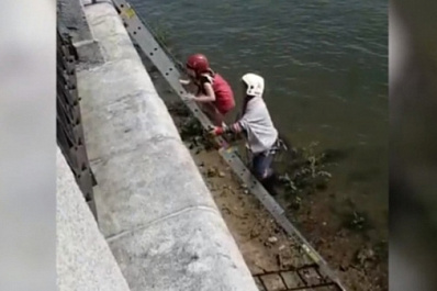 В Новосибирске течением на набережной Оби снесло 12-летнюю девочку