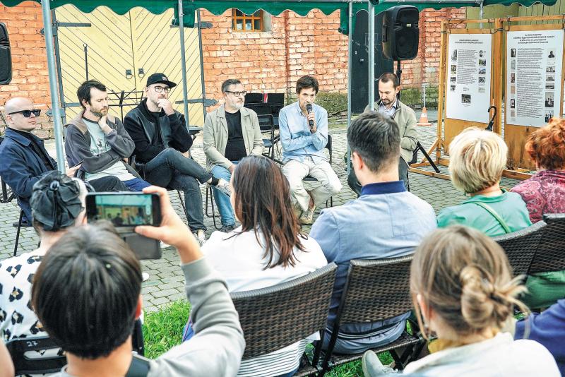 В память о Цое: Литературный музей представил новый проект