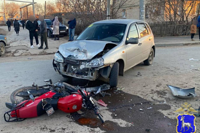 В Самарской области 23 марта дети на мотоцикле столкнулись с "Калиной"