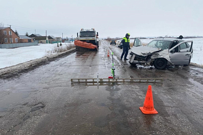 На границе Самарской области и Татарстана 21 декабря столкнулись Lada и Hyundai