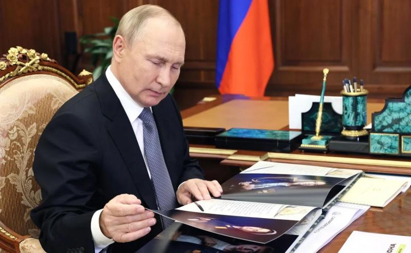 Дмитрий Азаров: "Высокая оценка Президента - знак того, что мы на правильном пути"