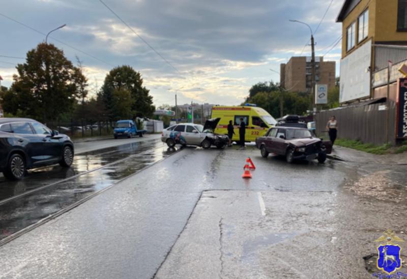 В Самаре мужчина на легковушке сбил 13-летнего подростка на электровелосипеде