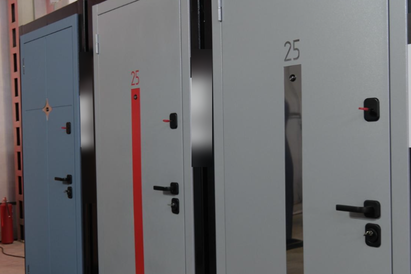 Более 300 новых рабочих мест в Самарской области: Вячеслав Федорищев дал старт производству стальных дверей 