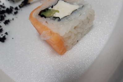 Роллы с чешуей и червями на праздничный ужин отведали тольяттинцы