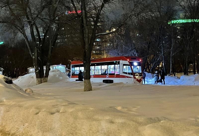 В Самаре 13 февраля на Ново-Садовой около "МегаСити" встали трамваи 