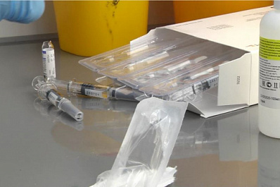 Пожилые жители Самарской области могут пройти вакцинацию от гриппа и COVID-19 на дому