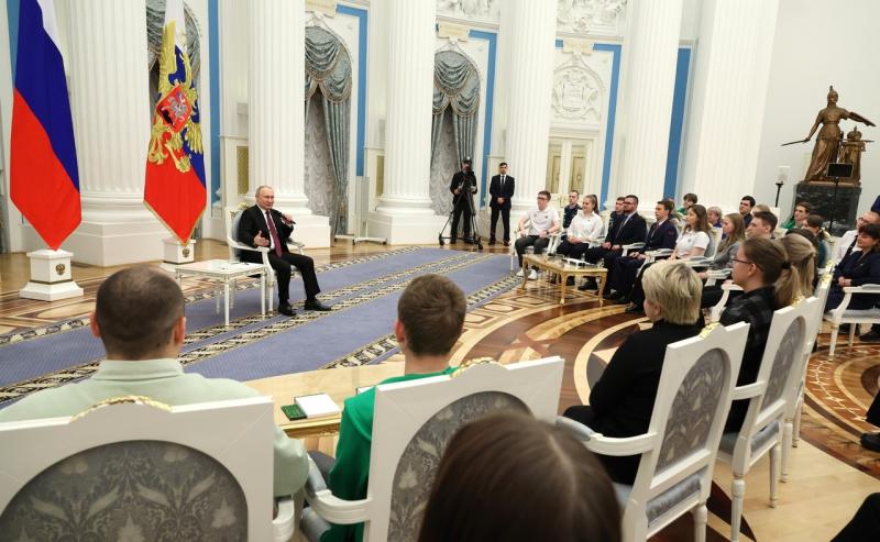 Студенты из Самарской области побывали на встрече с Президентом России