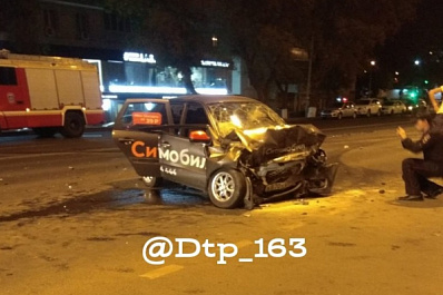 В Самаре в страшном ДТП погиб водитель такси 
