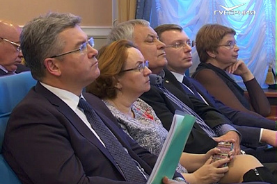 На заседании трехсторонней комиссии обсудили повышение зарплат некоторым категориям граждан