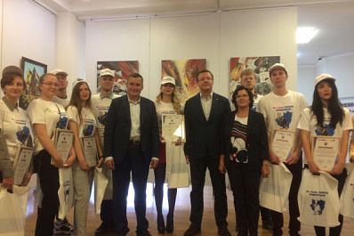 Дмитрий Азаров наградил победителей конкурса "Во славу земли Самарской"