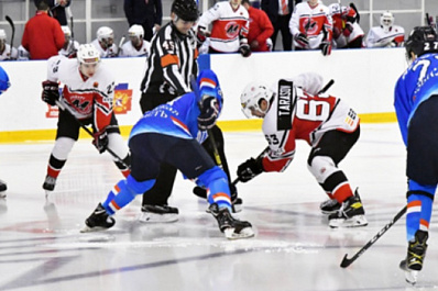 Самарские "летчики" дома обыграли новокузнецкий "Металлург"