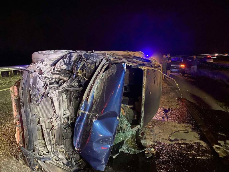 В Самарской области на трассе погиб водитель после наезда машины на препятствие